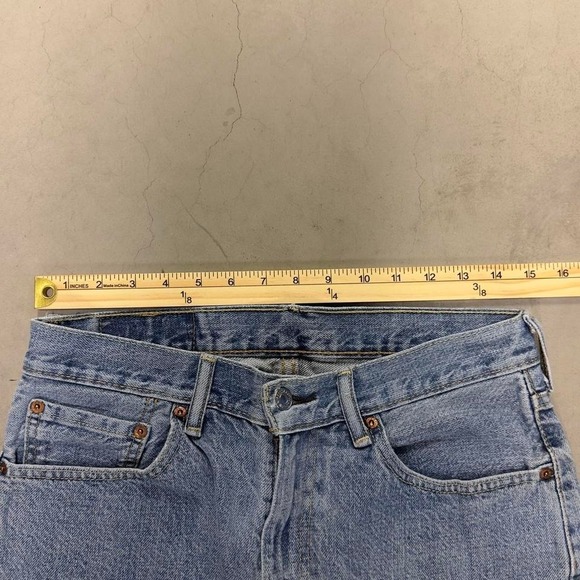 Vintage Levi's 505 light Wash Jean shorts - Picture 3 of 6